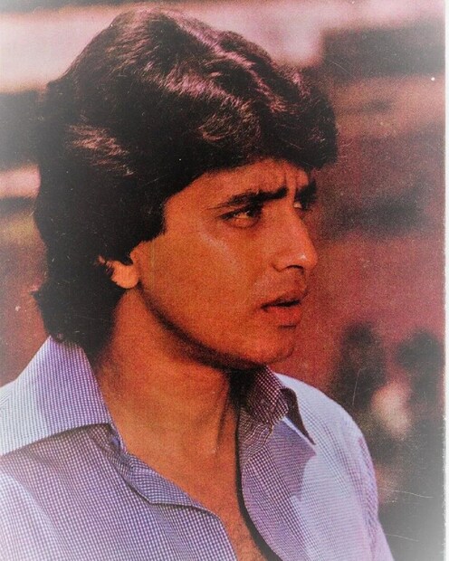 ডিস্কো ড্যান্সার কয়েক বছর পরে সোভিয়েত ইউনিয়নে মুক্তি পায়, যেখানে এটি ৯৪কোটি টাকা আয় করে, সমস্ত আয়ের রেকর্ড ভেঙে দেয়, যার বিশ্বব্যাপী মোট আয় ১০১ কোটি টাকা।