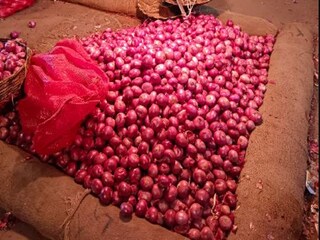 ফের পেঁয়াজের দাম বাড়ার আশঙ্কা৷ 