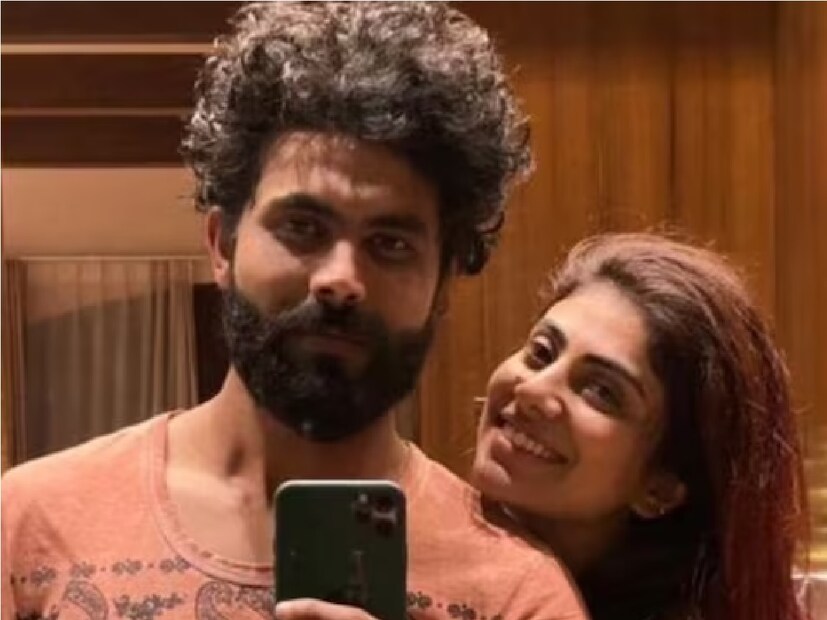 অনিরুদ্ধ জাদেজার বিস্ফোরক অভিযোগ  তাঁর পুত্রবধূ কেবল অর্থ নিয়েই চিন্তিত। সে পুরো সম্পত্তি নিজের নামে করে নিতে চায়৷