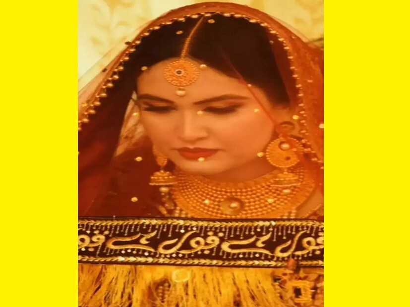 রোমানা এমসি পড়ছিলেন দিল্লিতে, তখন তাঁর এক বন্ধু যে সরফরাজের কাজিন তাঁর ও সরফরাজের আলাপ করিয়ে দেন৷