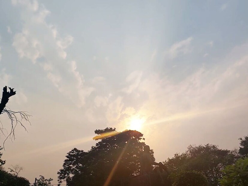 অন্যদিকে, গঙ্গারামপুরে পরিষ্কার আকাশ থাকবে। সর্বনিম্ন তাপমাত্রা ১২ ডিগ্রি সেলসিয়াস। 