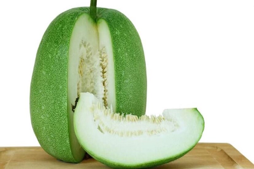 চাল কুমড়ো তরকারি হিসেবে খাওয়া ছাড়াও মোরব্বা, হালুয়া, পায়েস ও কুমড়ো বড়ি তৈরি করে খাওয়া যায়। শুধু চাল কুমড়োই নয় এর কচি পাতা ও ডগা শাক হিসেবে খাওয়া যায়।