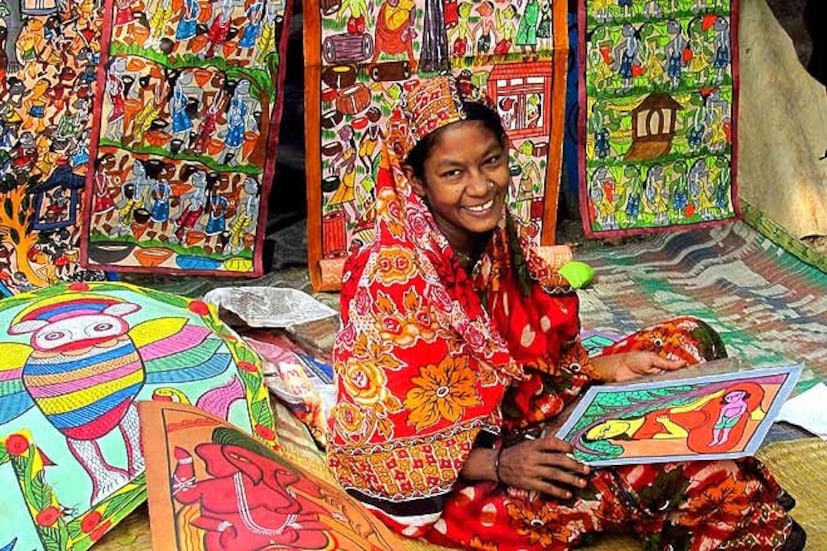 রাজ্য সরকারের কন্যাশ্রী, সবুজ সাথী, স্বাস্থ্যসাথীর মতোই অন্যতম জনপ্রিয় স্কিম হল লক্ষ্মীর ভাণ্ডার। এর মাধ্যমে পশ্চিমবঙ্গের কোটি কোটি মহিলা উপকৃত হন। সম্প্রতি পেশ হওয়া রাজ্য বাজেটে এই প্রকল্পের টাকা বাড়ানো হয়েছে।