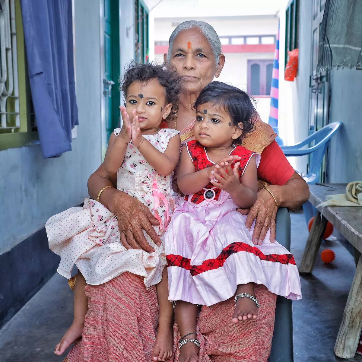 ৫ সেপ্টেম্বর ২০১৯-এ ৭৩ বছর বয়সে যমজ কন্যা সন্তানের জন্ম দেন আরামত্তি। আসলে, আরামত্তি এবং তাঁর স্বামী দীর্ঘদিন ধরেই একটি সন্তান নেওয়ার চেষ্টা করছিলেন। পরে, যখন IVF প্রযুক্তি ভারতে চালু হয় তখন তাঁরা আশাবাদী হয়ে ওঠেন সন্তান ধারণদের বিষয়ে এবং এরপরেই সিদ্ধান্ত নেন এই পদ্ধতিতে সন্তান ধারণের।