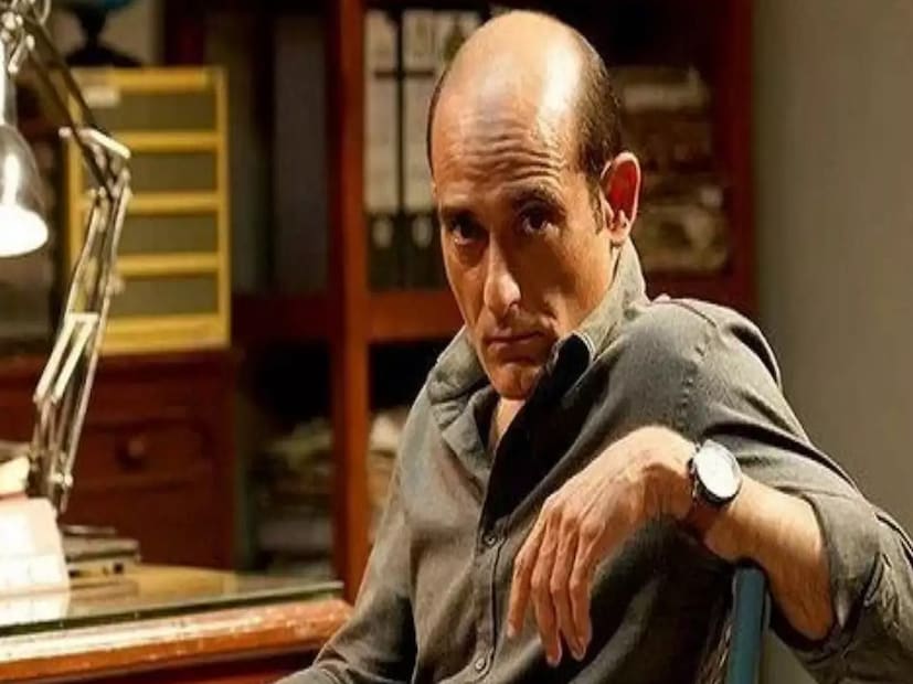 মা হিসাবে তিনি কখনও চাননি যে তাঁর কন্যারাও কেরিয়ার ছেড়ে সংসার নিয়ে ব্যস্ত হয়ে পড়ুক। সরাসরি সেই সময় করিশমার বিয়ে নাকোচ করে দেন ববিতা। 