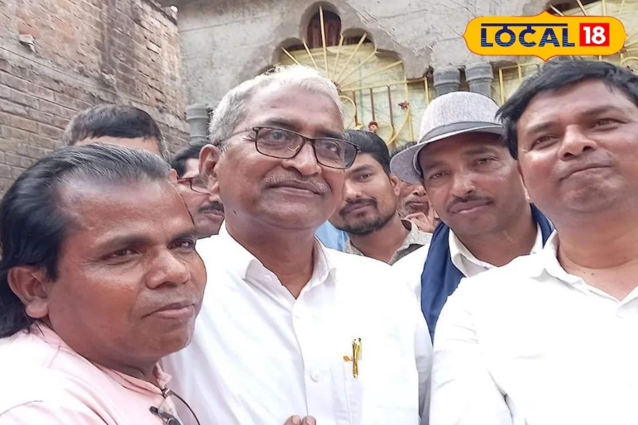 নির্বাচনের প্রচারের নতুন উপায়! তৃণমূল প্রার্থীকে নিয়ে কবিগান? হু হু করে ভাইরাল