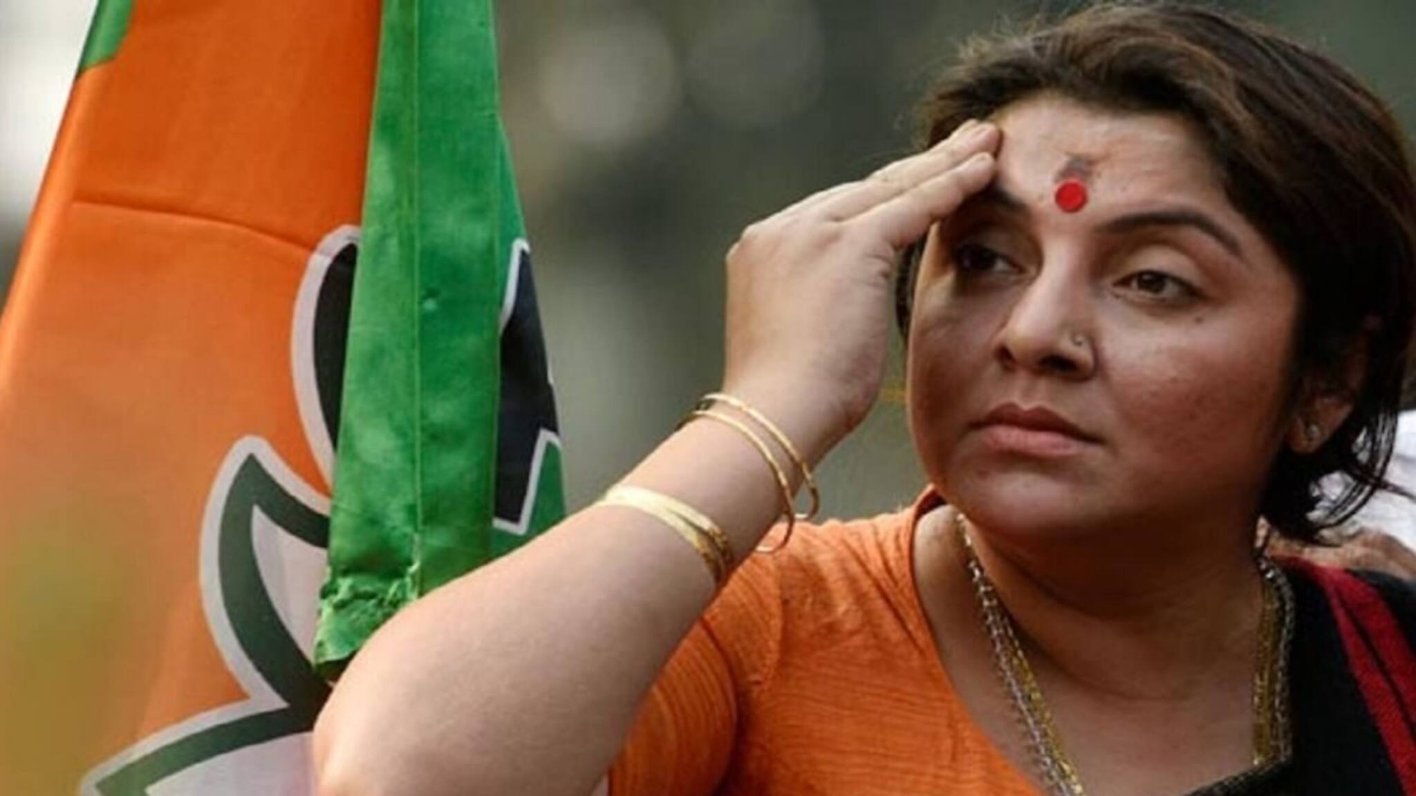 প্রার্থী ঘোষণার পরের দিনই বিজেপি নেত্রী লকেটের প্রচার শুরু! শুরু দেওয়াল লিখন