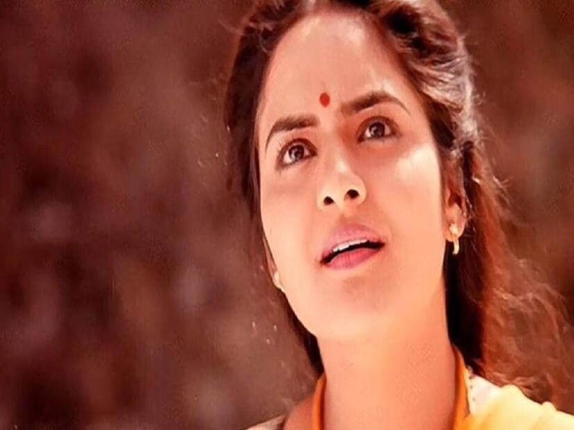 ১৯৯২ সালে মুক্তি পেয়েছিল 'রোজা'। ছবিতে কেন্দ্রীয় ভূমিকায় অভিনয় করেছিলেন অরবিন্দ স্বামী ও মধু। ছবিটি মূলত তামিল হলেও মুক্তি পেয়েছিল একাধিক ভাষায়। তামিল, তেলুগু, মারাঠি, মালায়ালম এবং হিন্দিতেও মুক্তি পায় ‘রোজা’। অভিনেত্রী মধুর কেরিয়ারে অন্যতম সেরা ছবি ছিল এটি।