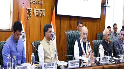 নজিরবিহীন পদক্ষেপ কেন্দ্রীয় সরকারের নজিরবিহীন পদক্ষেপ কেন্দ্রীয় সরকারের