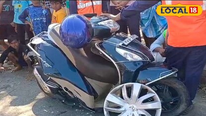 রঘুনাথগঞ্জে পথ দুর্ঘটনায় ক্ষতিগ্রস্ত গাড়ি রঘুনাথগঞ্জে পথ দুর্ঘটনায় ক্ষতিগ্রস্ত গাড়ি