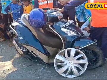 রঘুনাথগঞ্জে পথ দুর্ঘটনায় ক্ষতিগ্রস্ত গাড়ি