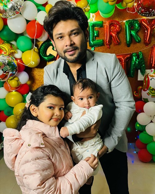 ২০১৮ সালে প্রথমবার বাবা হয়েছিলেন সঙ্গীতশিল্পী অনীক৷ ফুটফুটে কন্যা সন্তানের পর এবার তাঁদের ঘরে এসেছে পুত্রসন্তান৷ 