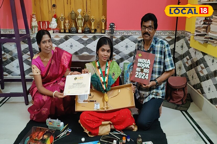 বর্ধমান বিশ্ববিদ্যালয়ের ইংরেজি বিভাগের পড়ুয়া এই ছাত্রীর নাম শ্রেয়া চক্রবর্তী। শ্রেয়া পূর্ব বর্ধমান জেলার কাটোয়া শহরের বাসিন্দা। সম্প্রতি এক অনন্য নজির সৃষ্টি করে এলাকা তথা জেলা কে গর্বিত করেছে সে। 