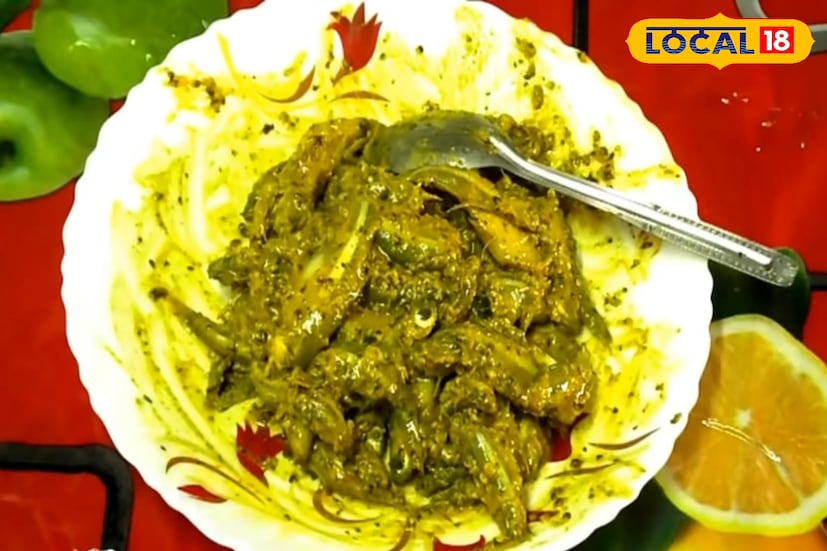 ঘরেতেই বানিয়ে ফেলুন কুমড়ো পাতায় মোরালা পাতুরি। কলা পাতায় নয়, এই ডিশ হবে কুমড়ো পাতায়।