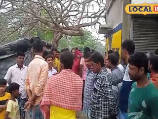 ডাসা নদীতে হাতছানি দিচ্ছিল ভেঁসে যাওয়া কাঠ, কাছে আসতেই চক্ষু চড়ক গ্রামবাসীদের