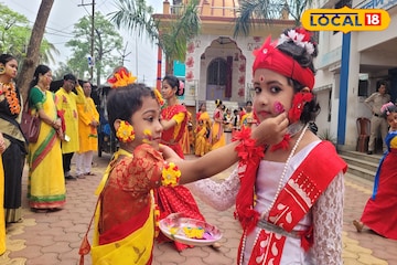 'রং যেন মোর মর্মে লাগে' রঙের উৎসবের মাতোয়ারা পশ্চিম মেদিনীপুরবাসী! রইল ছবি 'রং যেন মোর মর্মে লাগে' রঙের উৎসবের মাতোয়ারা পশ্চিম মেদিনীপুরবাসী! রইল ছবি