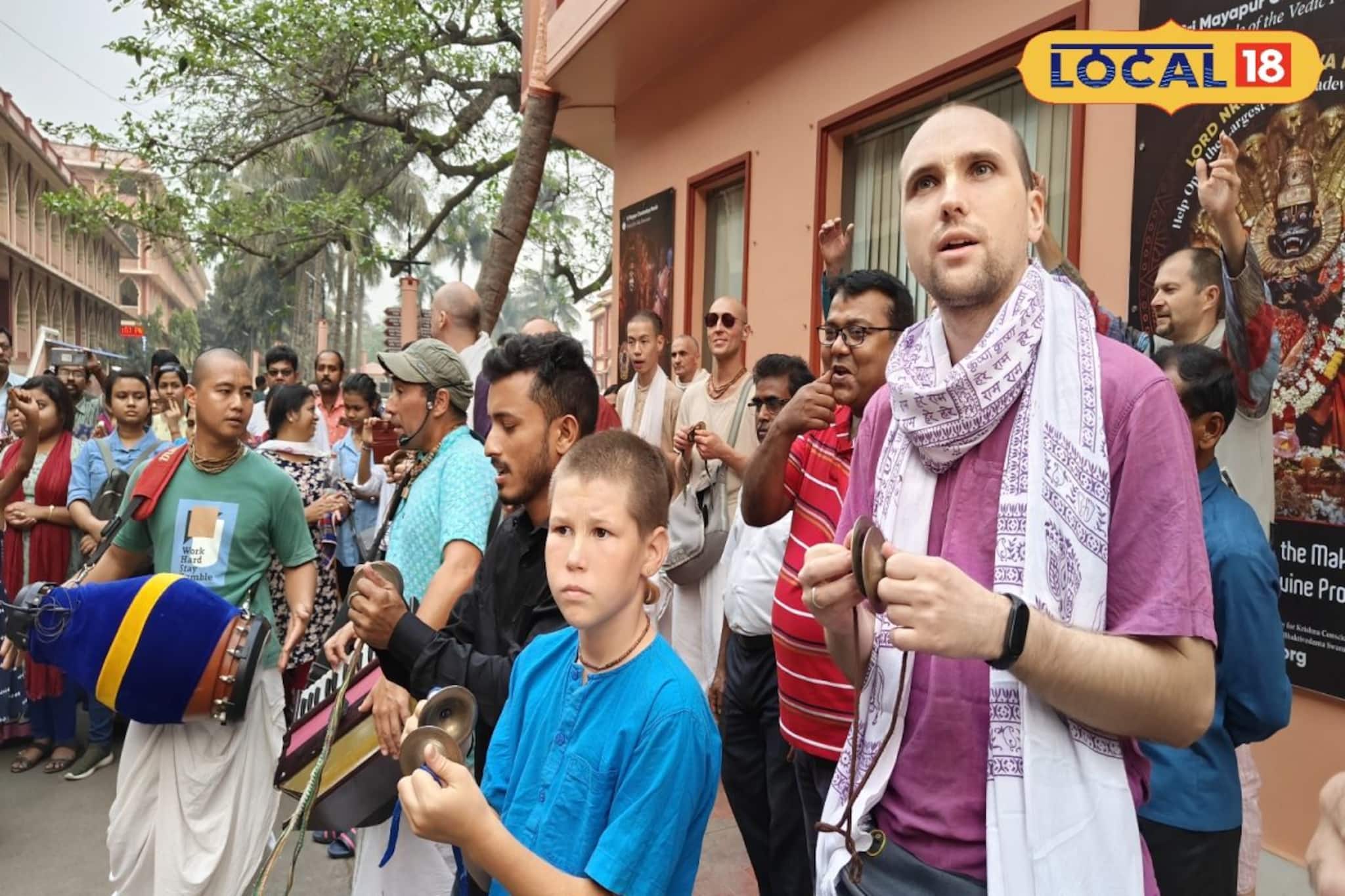 দোলের দিন অন্য রূপে মায়াপুর, ইসকন মন্দির যেন পরিণত হয়েছে মিনি ওয়ার্ল্ডে