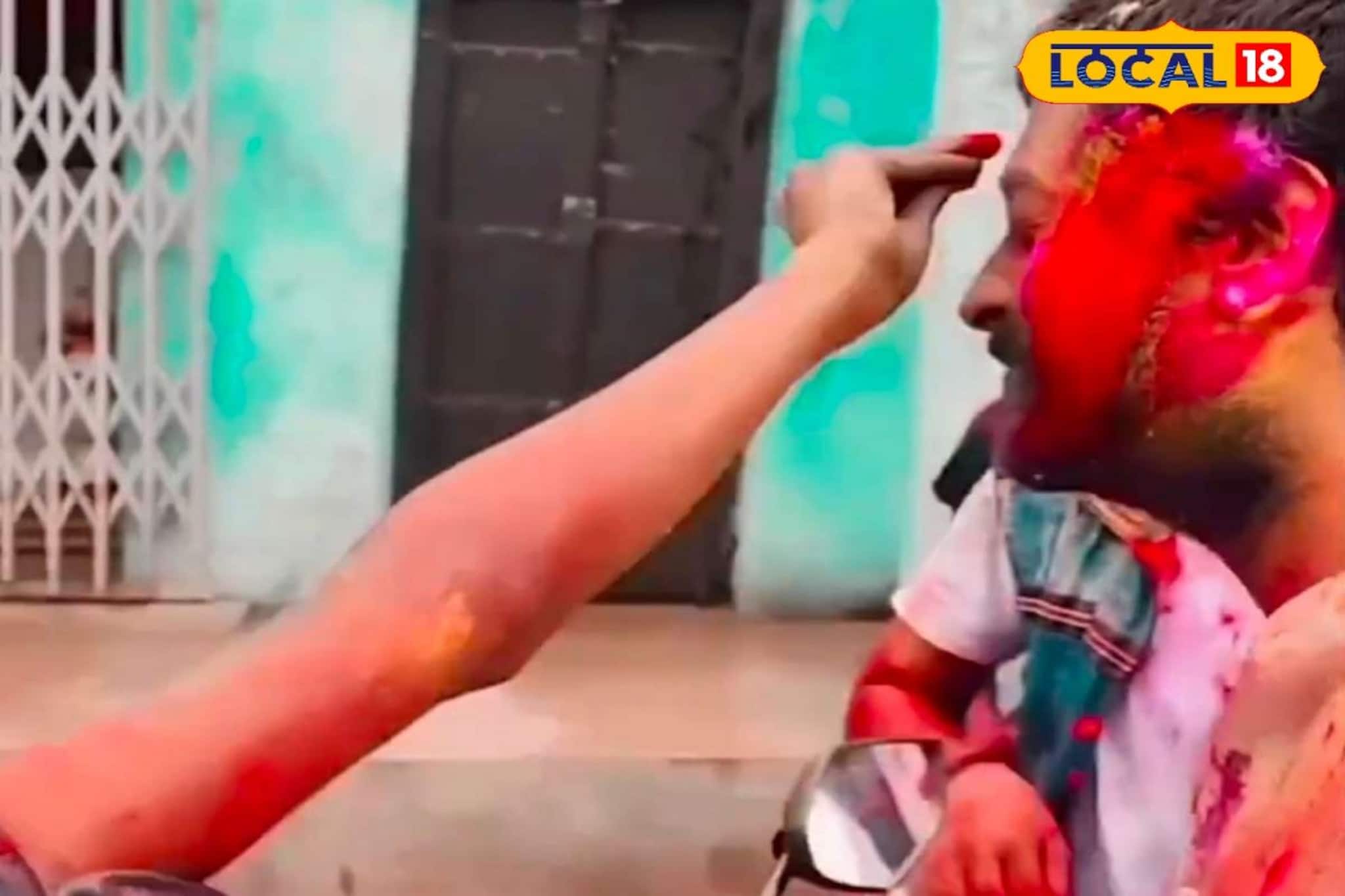 সাদা পাঞ্জাবীতে জিয়াগঞ্জের পথে অরিজিৎ সিং! কচিকাঁচাদের সঙ্গে মাতলেন রঙ খেলায়