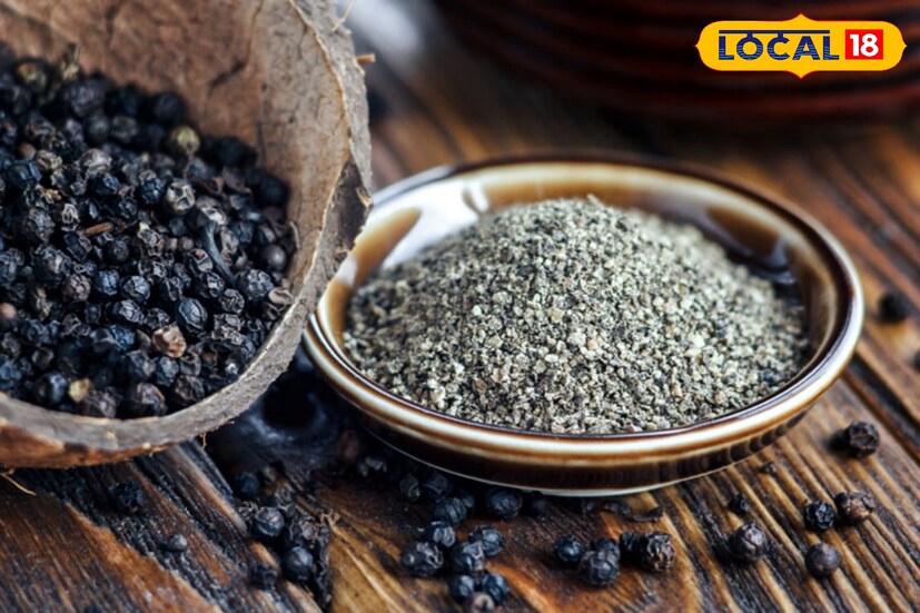 প্রতিদিনের খাদ্যতালিকায় গোলমরিচ অন্তর্ভুক্ত করলে তা স্তন বা হাড়ের ক্যানসারের ঝুঁকি কমায়। কারণ, গোলমরিচ ক্যানসার প্রতিরোধকের গুণে ভরপুর। তথ্য - সুস্মিতা গোস্বামী 