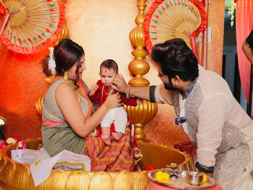 উল্লেখ্য, আদবানের ঘরোয়া অন্নপ্রাশনের অনুষ্ঠান আগেই হয়ে গিয়েছে৷ সেই ছবিও অনীক পোস্ট করেন তাঁর সোশ্যাল মিডিয়ায়৷ 