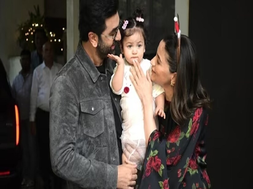 গত ২৫ ডিসেম্বর কাপুর পরিবারের ক্রিসমাস পার্টির দিন প্রথমবার রাহাকে নিয়ে ক্যামেরার সামনে আসেন রণবীর আলিয়া।