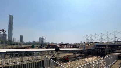 র্যাম্পে হেঁটে জনতার মাঝে যাবেন মমতা-অভিষেক র্যাম্পে হেঁটে জনতার মাঝে যাবেন মমতা-অভিষেক