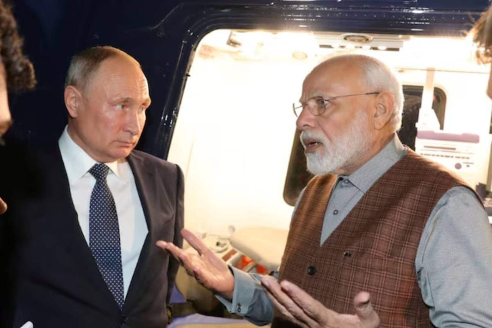 মস্কোর কনসার্ট হলে বন্দুকবাজের হামলা! এলোপাথাড়ি গুলিতে মৃত ৬০, জখম ১০০...