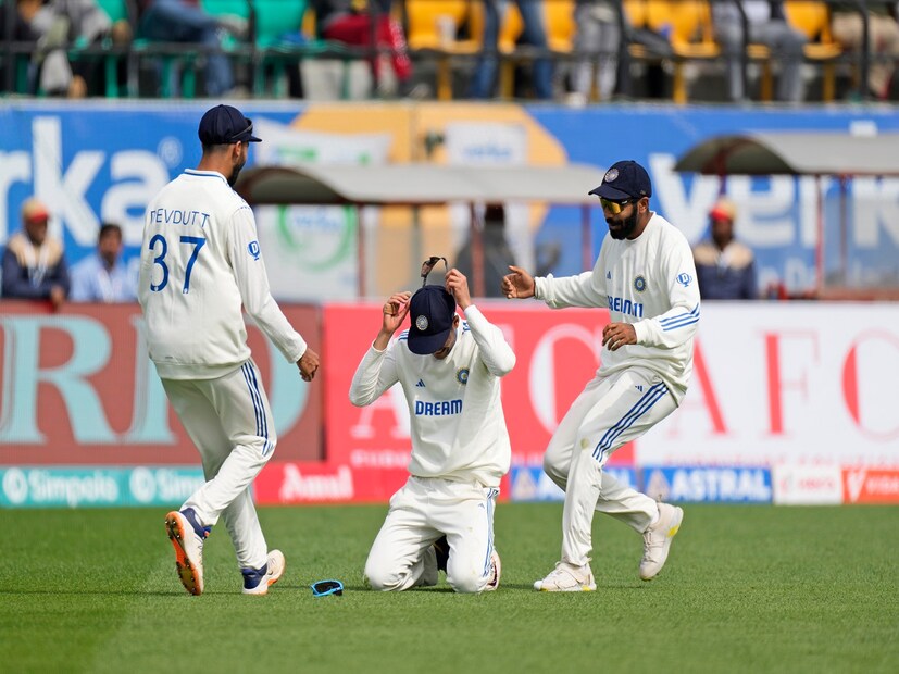 ভারত ও ইংল্যান্ডের মধ্যকার ৫ ম্যাচ টেস্ট সিরিজের শেষ ম্যাচটি ধরমশালায় খেলা হল। টিম ইন্ডিয়ার অধিনায়ক রোহিত শর্মা, প্রথম ম্যাচ হারার পর, তরুণদের নিয়ে তৈরি দলকে খেলিয়ে শক্তিশালীভাবে প্রত্যাবর্তন করেন সিরিজ ৪-১ এ জিতে যায় টিম ইন্ডিয়া৷