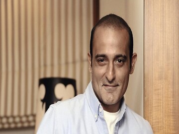 কাপুর পরিবারের মেয়ের সঙ্গে গভীর প্রেম, বিয়েও ঠিক! একজনের জন্য সব নষ্ট হয় অক্ষয়ের