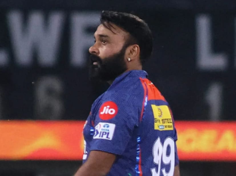 অমিত মিশ্র: এই তালিকায় তৃতীয় স্থানে রয়েছেন অভিজ্ঞ ভারতীয় লেগ স্পিনার অমিত মিশ্র। ১৬১ ম্যাচে অমিত মিশ্রর ঝুলিতে রয়েছে ১৭৩টি উইকেট। বয়স ইতিমধ্যেই তার ৪১ পেরিয়েছে। বর্তমানে লখনউ সুপার জায়ান্টস দলে থাকলেও নিয়মিত প্রথম একাদশে সুযোগ পান না। ফলে অমিত মিশ্রারও এবার শেষ আইপিএল হতে পারে। 