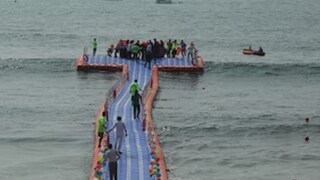 একদিন আগেই নির্মিত ভাসমান সেতু উধাও ! একদিন আগেই নির্মিত ভাসমান সেতু উধাও !