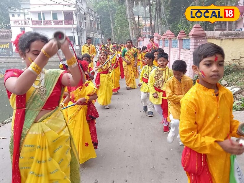 সোমবার দোলের দিন পুরুলিয়ার সর্বোচ্চ তাপমাত্রার পারদ থাকতে পারে ৩৭ ডিগ্রি সেলসিয়াস ও সর্বনিম্ন তাপমাত্রার পারদ থাকতে পারে ১৭ ডিগ্রি সেলসিয়াস বলে জানা গিয়েছে হাওয়া অফিস সূত্রে। তাপমাত্রার পারো ধীরে ধীরে বাড়বে জেলায়।