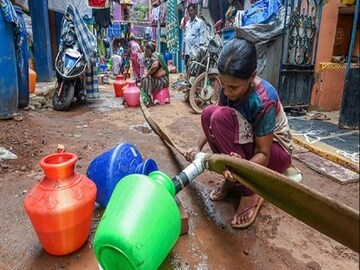বেঙ্গালুরু জুড়ে জলের জন্য হাহাকার৷ ছবি- পিটিআই