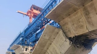 বিহারে ভাঙল সেতু 