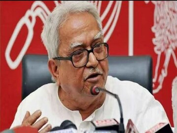 বামফ্রন্ট চেয়ারম্যান বিমান বসু৷ 
