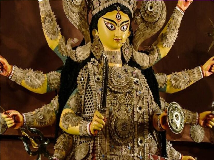 *আমাদের এই হিন্দু উৎসবের পিছনে নানা পৌরাণিক কাহিনি জড়িত রয়েছে। আমাদের হিন্দু ধর্মে এই চৈত্র নবরাত্রির বিশেষ তাৎপর্য রয়েছে। চৈত্র নবরাত্রিতে ভক্তরা নিষ্ঠা ও পূর্ণ ভক্তির সঙ্গে দেবী দুর্গার আরাধনা করেন। এতে ভক্তদের সমস্ত মনের ইচ্ছা পূরণ হয়।