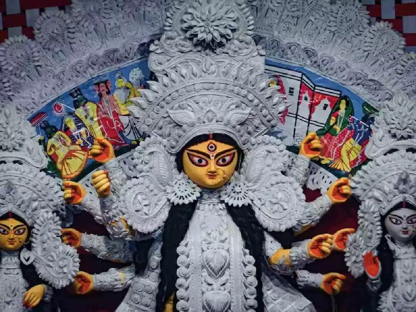 *নবরাত্রি উৎসবকে সনাতন ধর্মে অত্যন্ত গুরুত্বপূর্ণ বলে মনে করা হয়। নবরাত্রি উৎসব বছরে চারবার পালিত হয়। যার একটি হল শারদীয়া নবরাত্রি এবং অন্যটি চৈত্র নবরাত্রি এবং দুটি গুপ্ত নবরাত্রি।