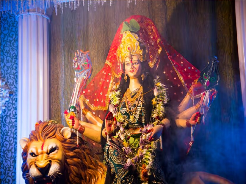 *নবমী তিথি রাম নবমী নামেও সুপরিচিত, শ্রীরামের জন্মোৎসব এ দিন অত্যন্ত আড়ম্বর সহকারে পালিত হয়।