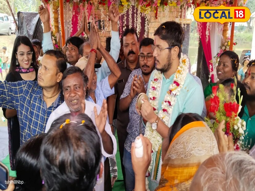নির্বাচন কমিশন সূত্রে পাওয়া হলফনামা থেকে জানা যায়, দেবাংশুর হাতে নগদ টাকার পরিমান হল মাত্র ৫৬ হাজার। নির্বাচন কমিশন সূত্রে জানা যায়, বিভিন্ন ব্যাঙ্ক অ্যাকাউন্ট ও জীবন বীমার পলিসি মিলিয়ে দেবাংশুর স্থাবর সম্পত্তির পরিমাণ মোট ১৮ লক্ষ ৩০ হাজার ৭৬৪ টাকা।