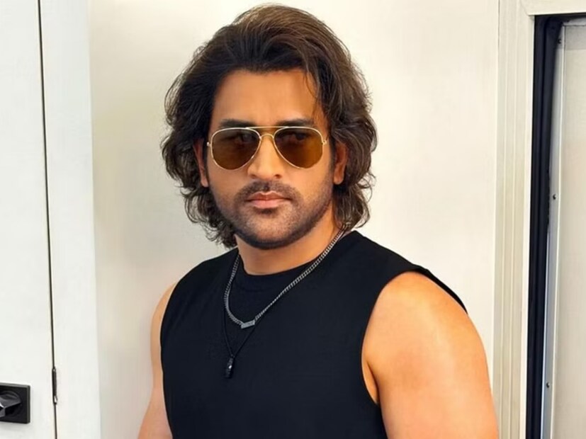 ২০০৭ সালের ডিসেম্বরে চিরপ্রতিদ্বন্দ্বী দেশের বিরুদ্ধে ইডেন টেস্ট জেতা হয়নি ভারতের। টেস্ট ড্র হলেও ধোনির হৃদয় পাকাপাকিভাবে জিতে নিয়েছিলেন এক তরুণী। নাম সাক্ষী রাওয়াত, মিসেস ধোনি। 