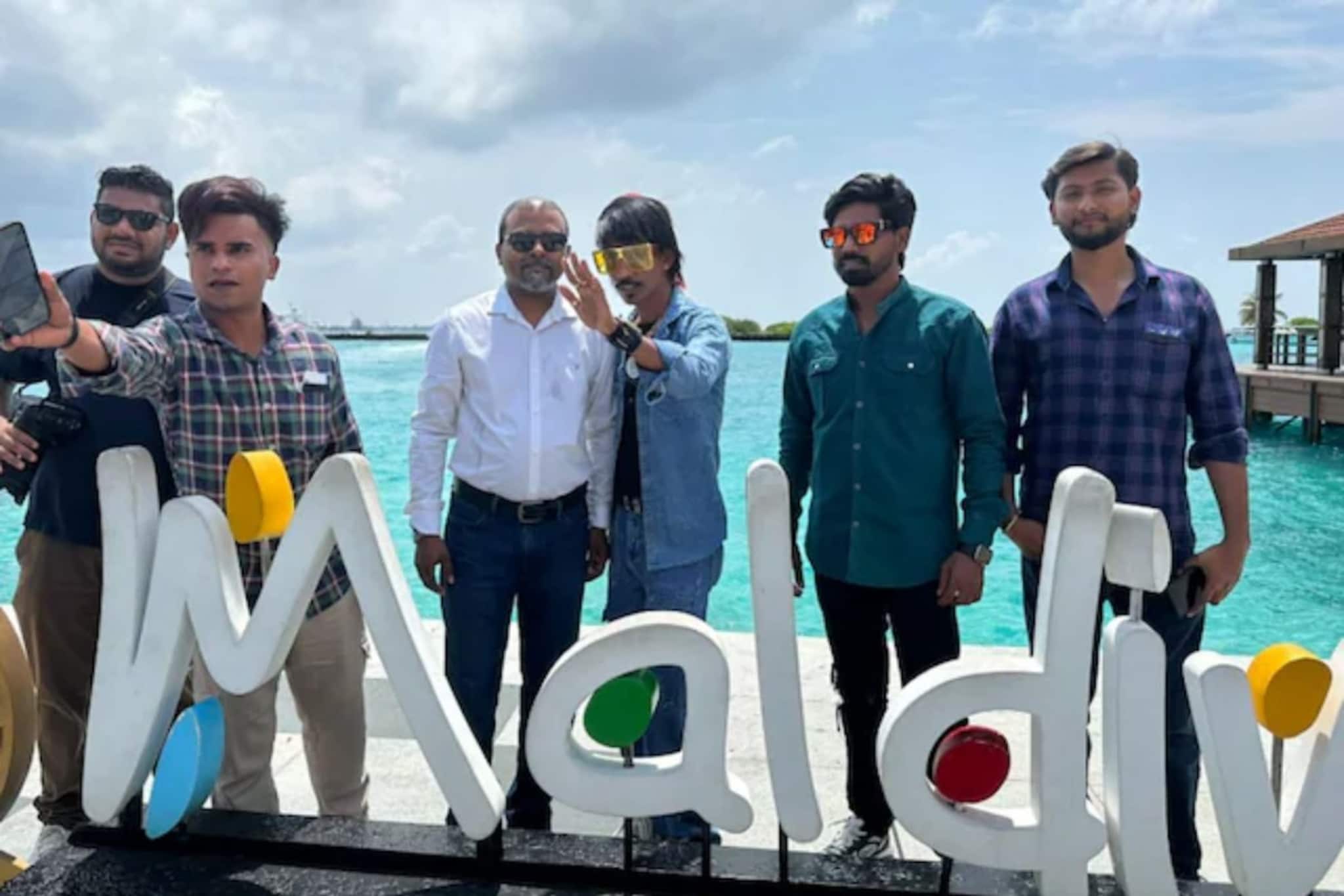 বিল গেটসের সঙ্গে সাক্ষাৎ! ডলি চাওয়ালা ছুটিতে মলদ্বীপে, সঙ্গে কোন বলিউড তারকার