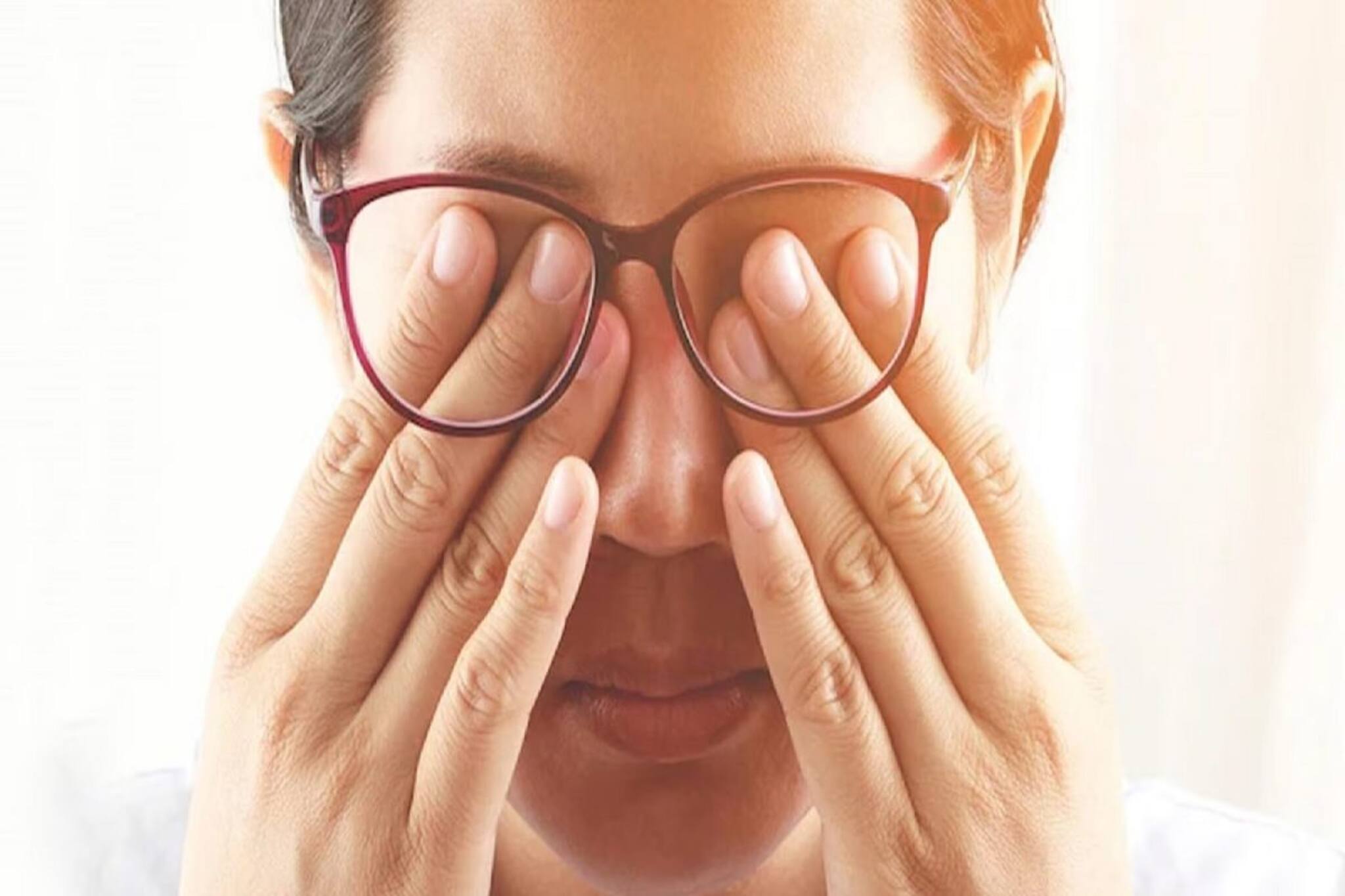 মাঝে মাঝেই চোখ জ্বালা করে? মারাত্মক ক্ষতির আগে জানুন, দৃষ্টিশক্তি হারিয়ে না যায়!