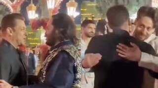 অনন্তকে বুকে টেনে শুভেচ্ছা, টাইগারকে উষ্ণ আলিঙ্গন, প্রাক-বিবাহ অনুষ্ঠানে সলমনের বিরল দৃশ্য, ভিডিও ভাইরাল