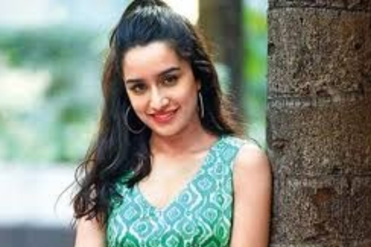 সলমন, শাহরুখ কিংবা আমিরের সঙ্গে কখনওই কাজ করেননি… কেন? এ কী বললেন শ্রদ্ধা সলমন, শাহরুখ কিংবা আমিরের সঙ্গে কখনওই কাজ করেননি… কেন? এ কী বললেন শ্রদ্ধা