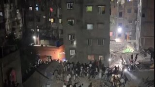 গার্ডেনরিচে ভেঙে পরা বহুতল৷ 