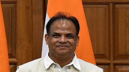 মোদির সফরের আগে জন বারলার মানভঞ্জনে তৎপর পদ্ম শিবির মোদির সফরের আগে জন বারলার মানভঞ্জনে তৎপর পদ্ম শিবির