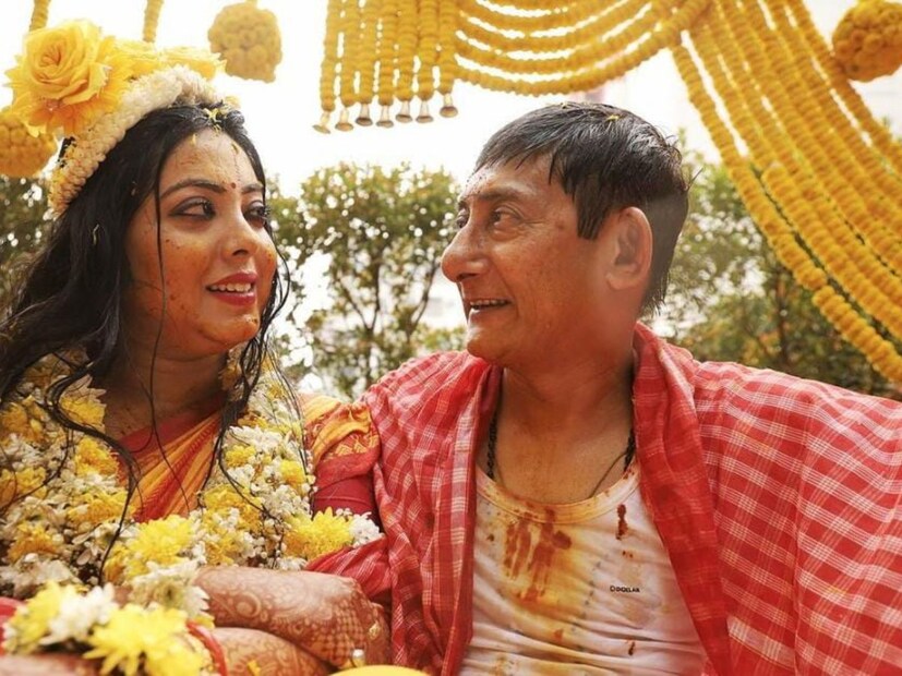 টলিউড জুড়ে বিয়ের সানাই। আজ অর্থাৎ শনিবার চার হাত এক হতে চলেছে কাঞ্চন-শ্রীময়ীর। পরিবার ও কাছের মানুষদের উপস্থিতিতেই নিয়ম মেনে হবে বিয়ে। (ছবি- তথাগত ঘোষ)