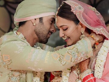 আবার বিয়ের পিঁড়িতে সলমনের প্রাক্তন ভগ্নীপতি! সাতপাকে বাঁধা পড়লেন পুলকিত-কৃতী