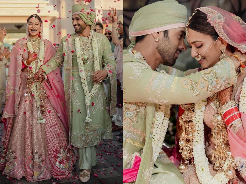 কৃতী তাঁদের বিশেষ মুহূর্তের ছবি সোশ্যাল মিডিয়ায় শেয়ার করে লেখেন, &quot;গভীর নীল আকাশ থেকে, সকালের শিশিরের কাছে, জীবনের ওঠাপড়ায় তুমি ছিলে। শুরু থেকে শেষ পর্যন্ত, প্রতি মুহূর্তে এবং তারপরেও আমার হৃদস্পন্দনের লক্ষ শুধু তুমি। প্রতিনিয়ত, ধারাবাহিকভাবে, ক্রমাগত শুধুই আছ তুমি!&quot; 