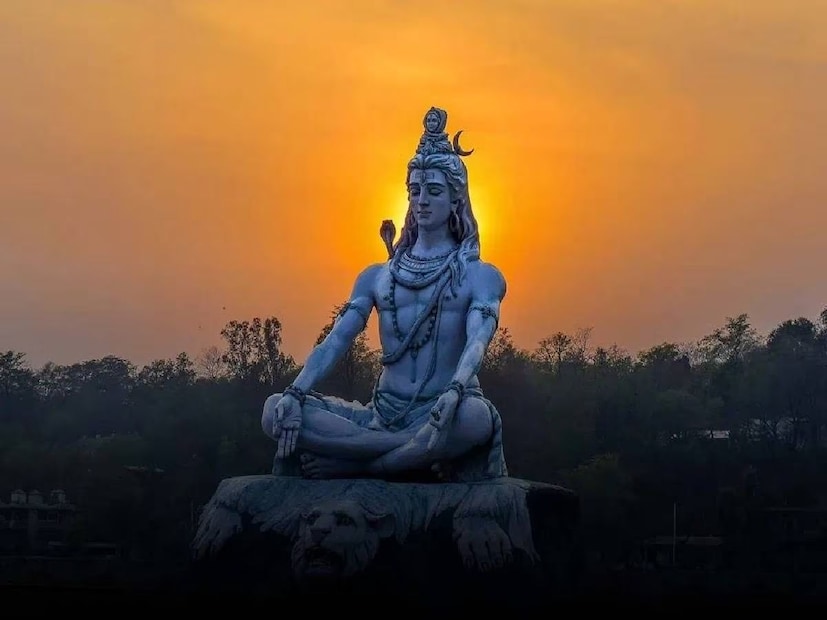 তিনি জানিয়েছেন যে এই যোগগুলির পাশাপাশি শিবযোগ এবং শ্রাবণ নক্ষত্র হতে চলেছে। এর ফলে ৪ রাশির ভাগ্য খুলে যাবে। তাঁরা ইতিবাচক ফলাফল পাবেন। তাঁদের করতে হবে কয়েকটি প্রতিকার। 